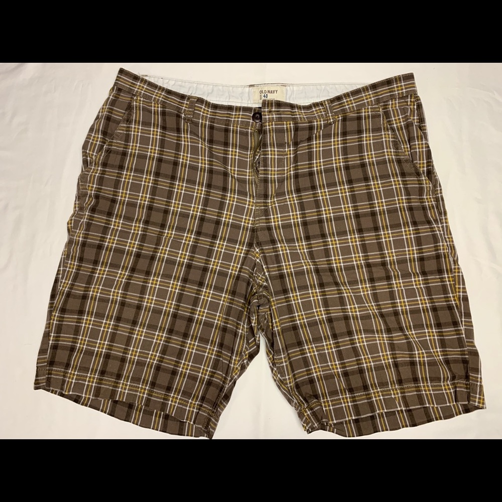 Old Navy Mens Plaid Gold And Tan Shorts